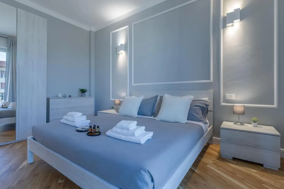 Careggi-Rifredi Chic Apartment Tramvia-Parking Florence Italy