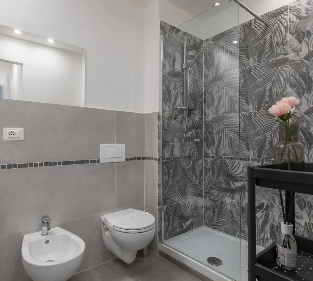 Careggi-Rifredi Chic Apartment Tramvia-Parking Florence Italy