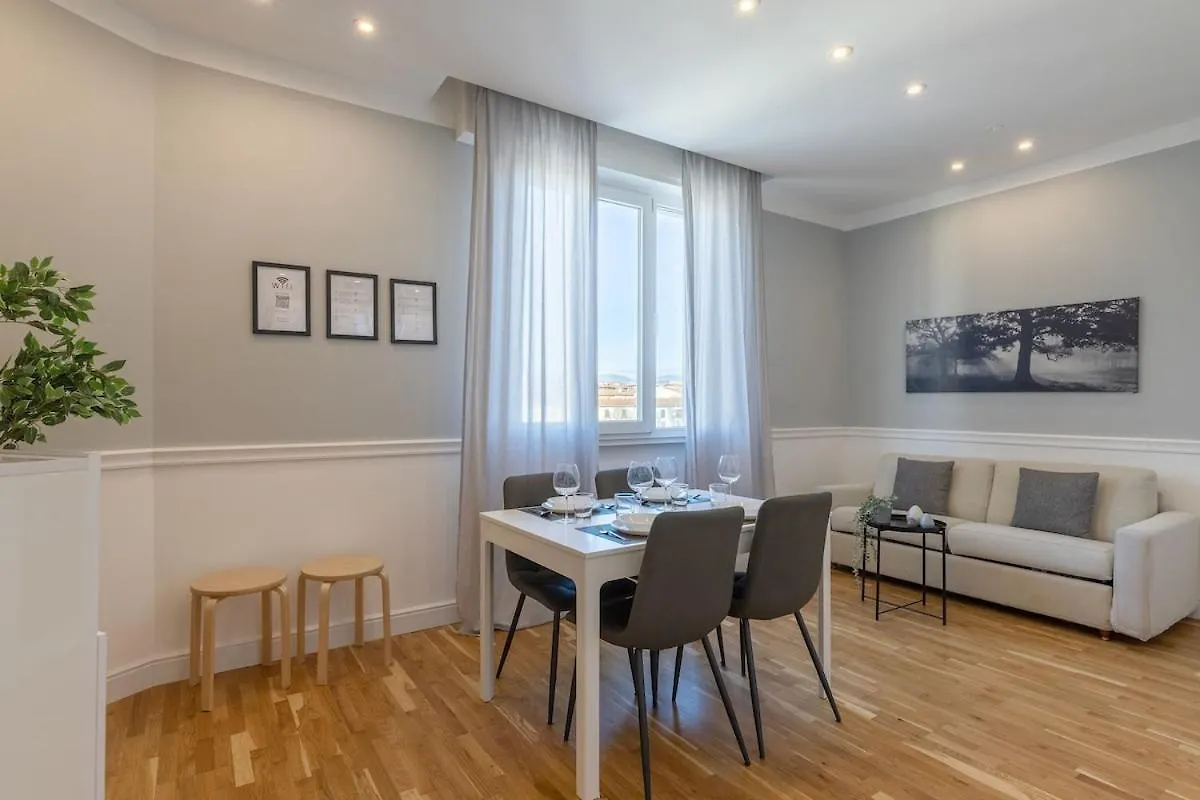 Careggi-Rifredi Chic Apartment Tramvia-Parking Florence Italy