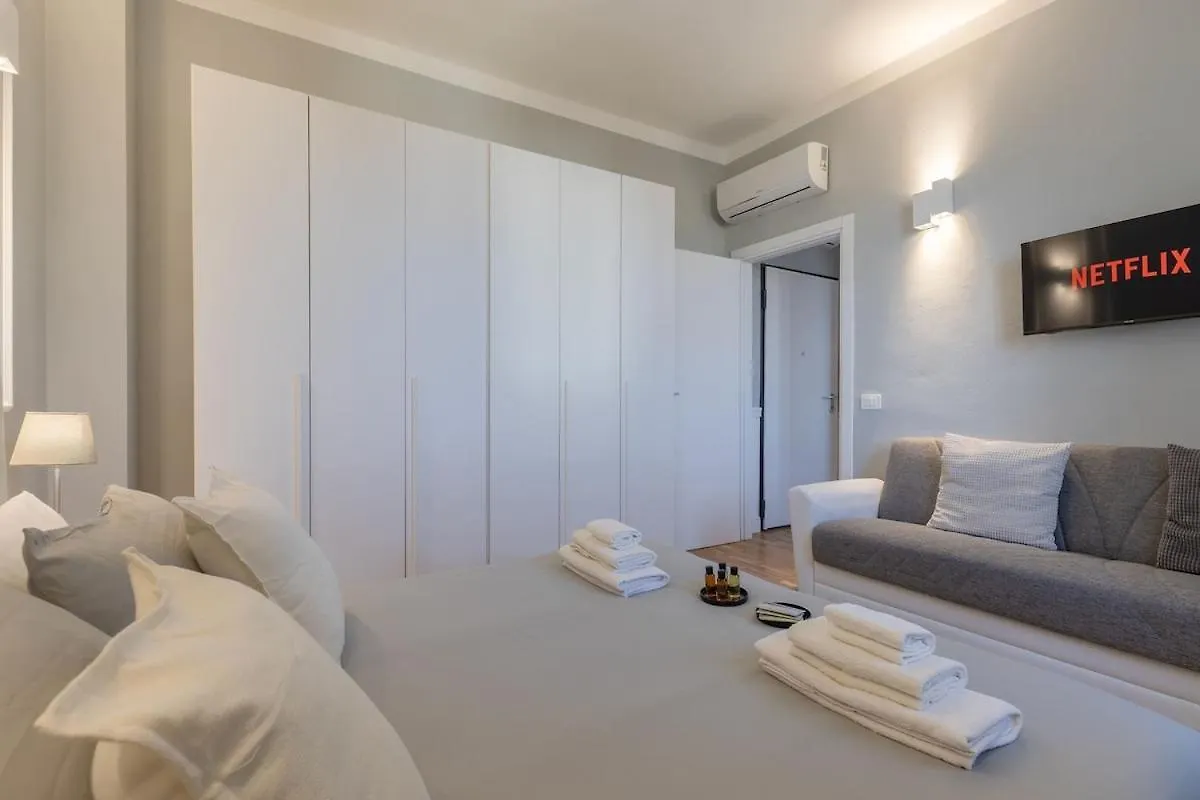 Careggi-Rifredi Chic Apartment Tramvia-Parking Florence Italy